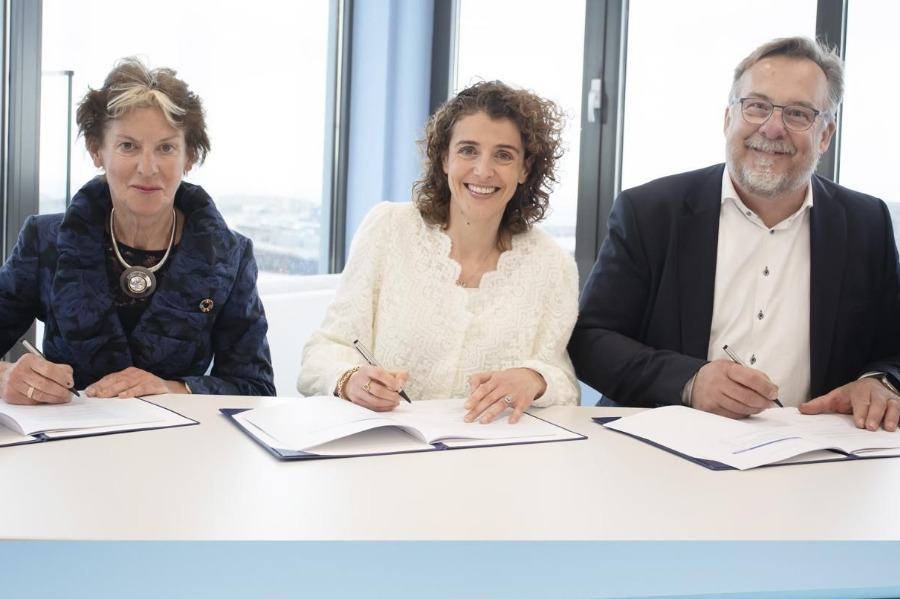 Minister Hermans, Gerda Verburg en Nicolien Vrisou - van Eck over het sectorakkoord gaswinning